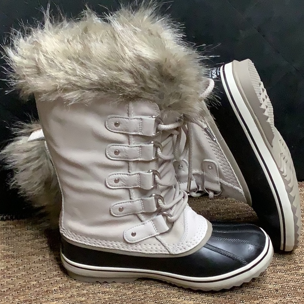 SOREL. Joan of Arctic waterproof boot. New in box